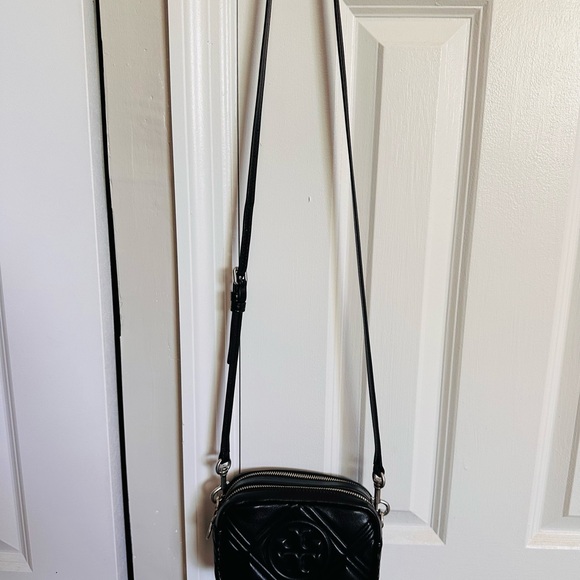 Kira Chevon Camera Bag | GENTLY USED, EXCELLENT CONDITION - Picture 4 of 5